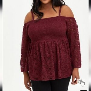NWT Torrid Size 1 Long Sleeve Lace Cold Shoulder Top